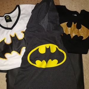 Women sz small Batman tops
